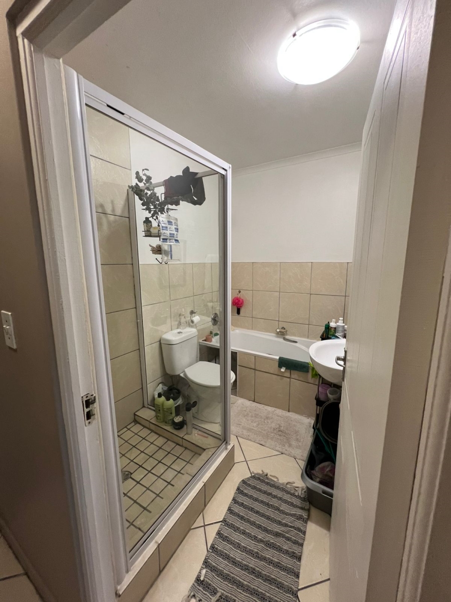 2 Bedroom Property for Sale in Whispering Pines Western Cape